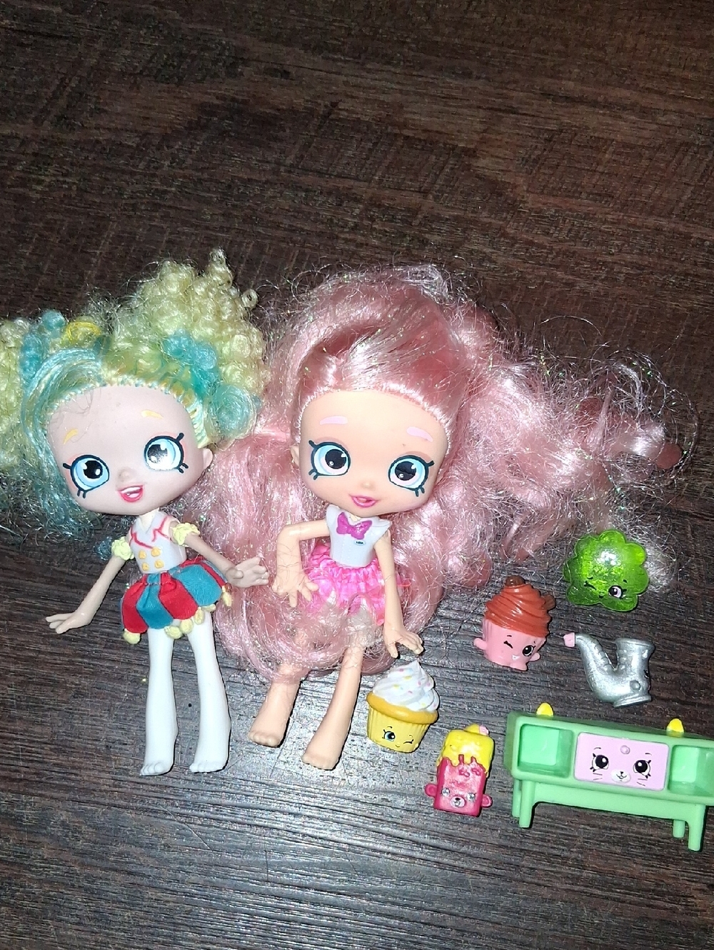 Set Of 2 Shopkins Dolls And Little Shopkins